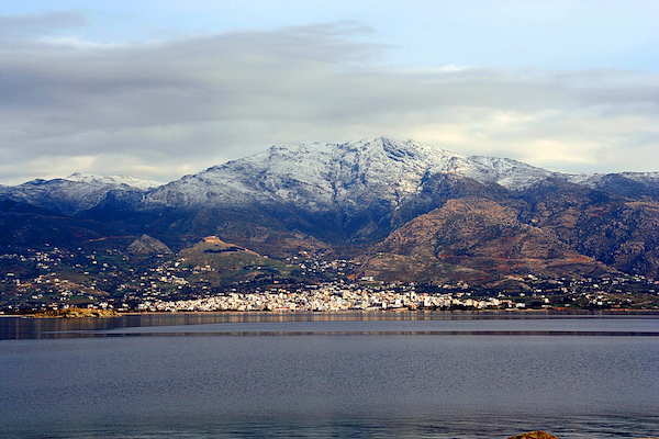 Karystos from the sea. (Photo: Vlahos Vaggelis.)