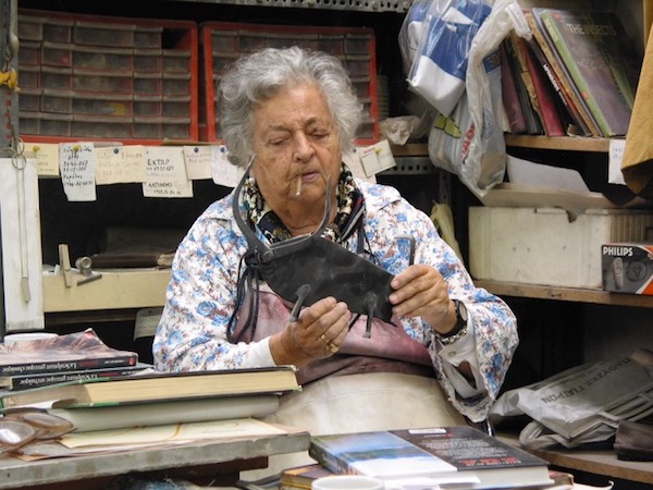 Nata in her studio in 2004.