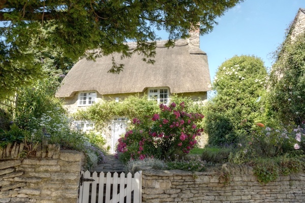 Thatched Cottage, Aynho, Northamptonshire. (Photo: AJTooth.)