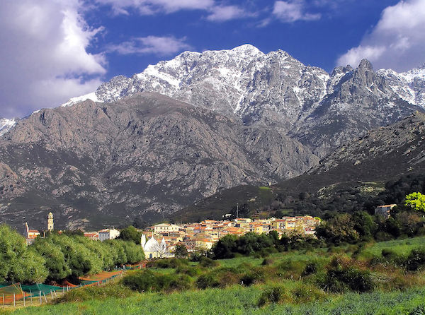 Calenzana Village, Corsica. (Photo: Pierre Bona/Wikimedia Commons.)