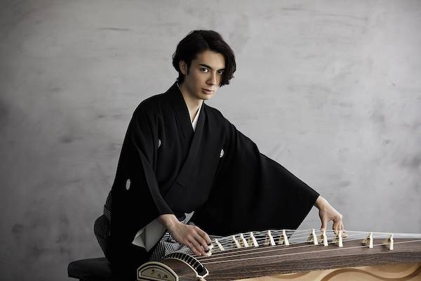 Leo Konno on the Koto. (Photo: “The Japan Times.”)