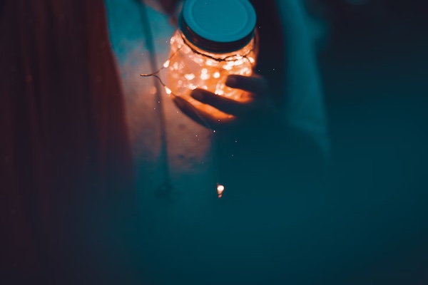 The jar-imprisoned light of summer nights. (Photo: MonishaSelvakumar.)
