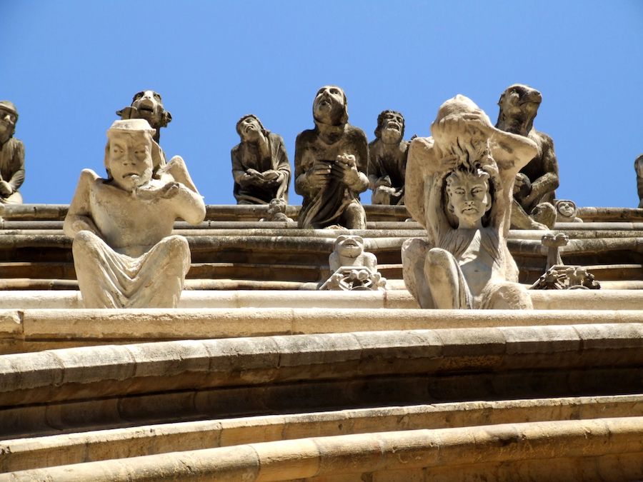 Gargoyles, Notre-Dame, Dijon, Burgundy, France. (Image by Christophe.Finot via Wikimedia Commons.)