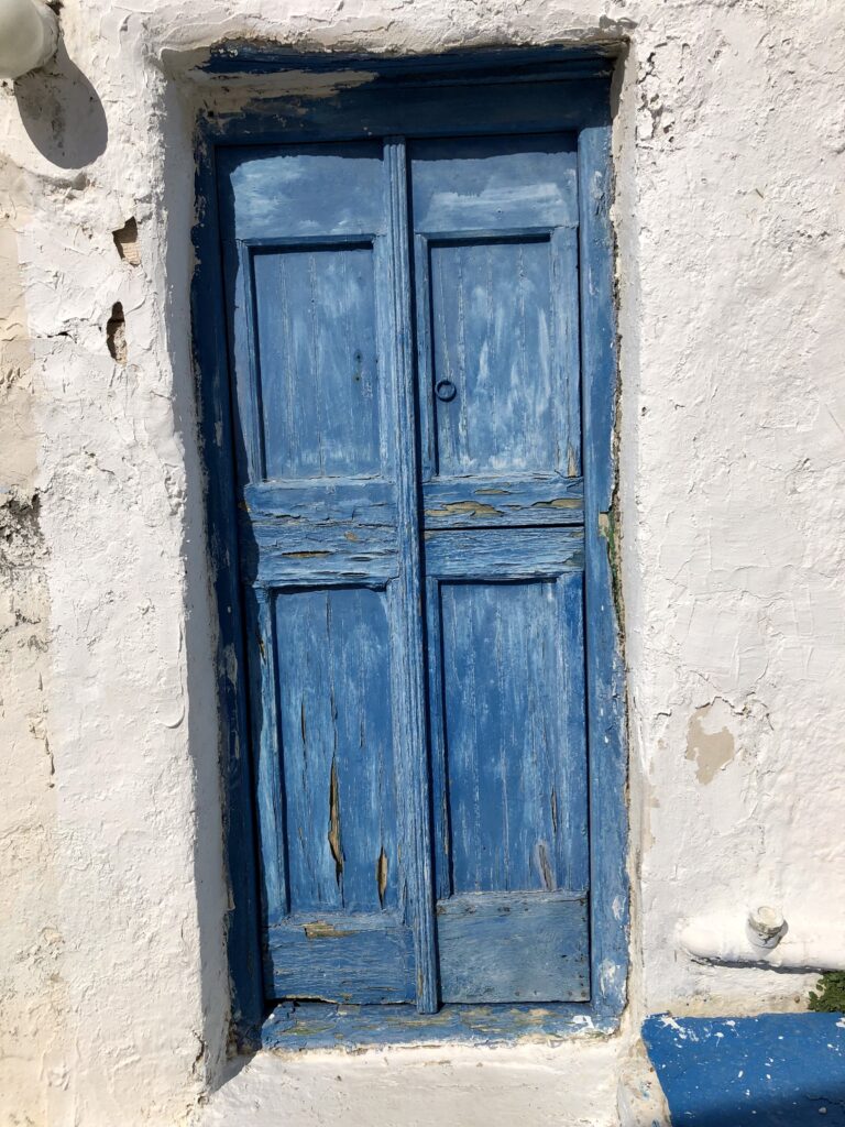 17 Doorway, Hora