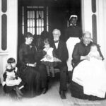 Former Confederate President Jefferson Davis, his family, and his servant pose for a portrait in Beauvoir, Mississippi. (Photo: Wikimedia Commons.)