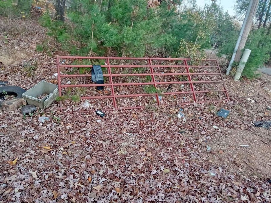 Pastor gates, $200, Used/like new, Fairly new gates $100 a pice obo, Spartanburg SC, Location is approximate.